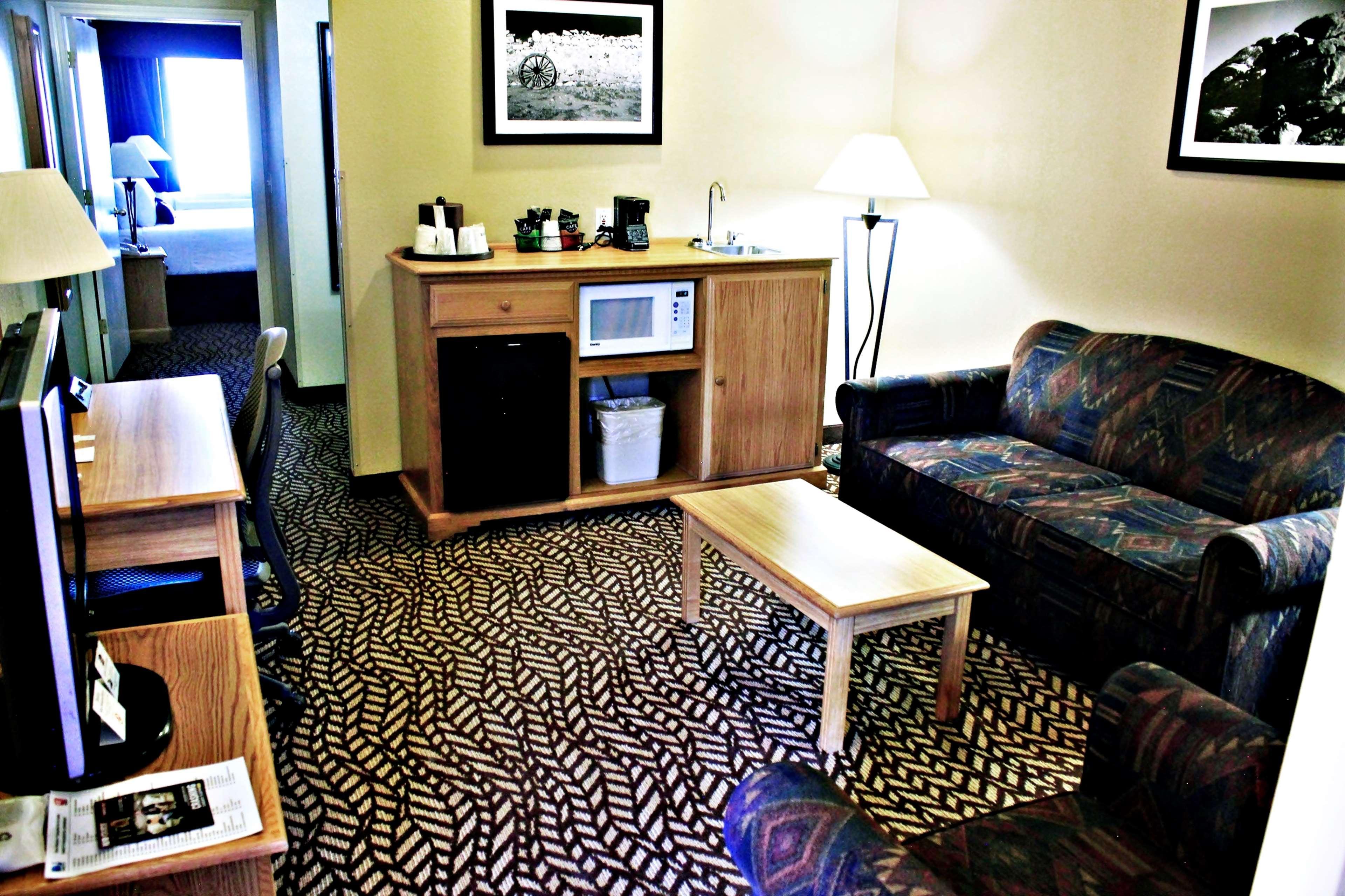Best Western Turquoise Inn & Suites Кортес Екстериор снимка