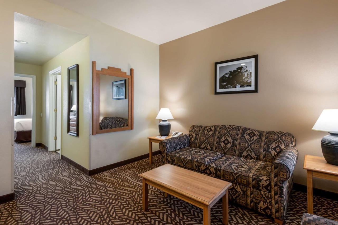 Best Western Turquoise Inn & Suites Кортес Екстериор снимка