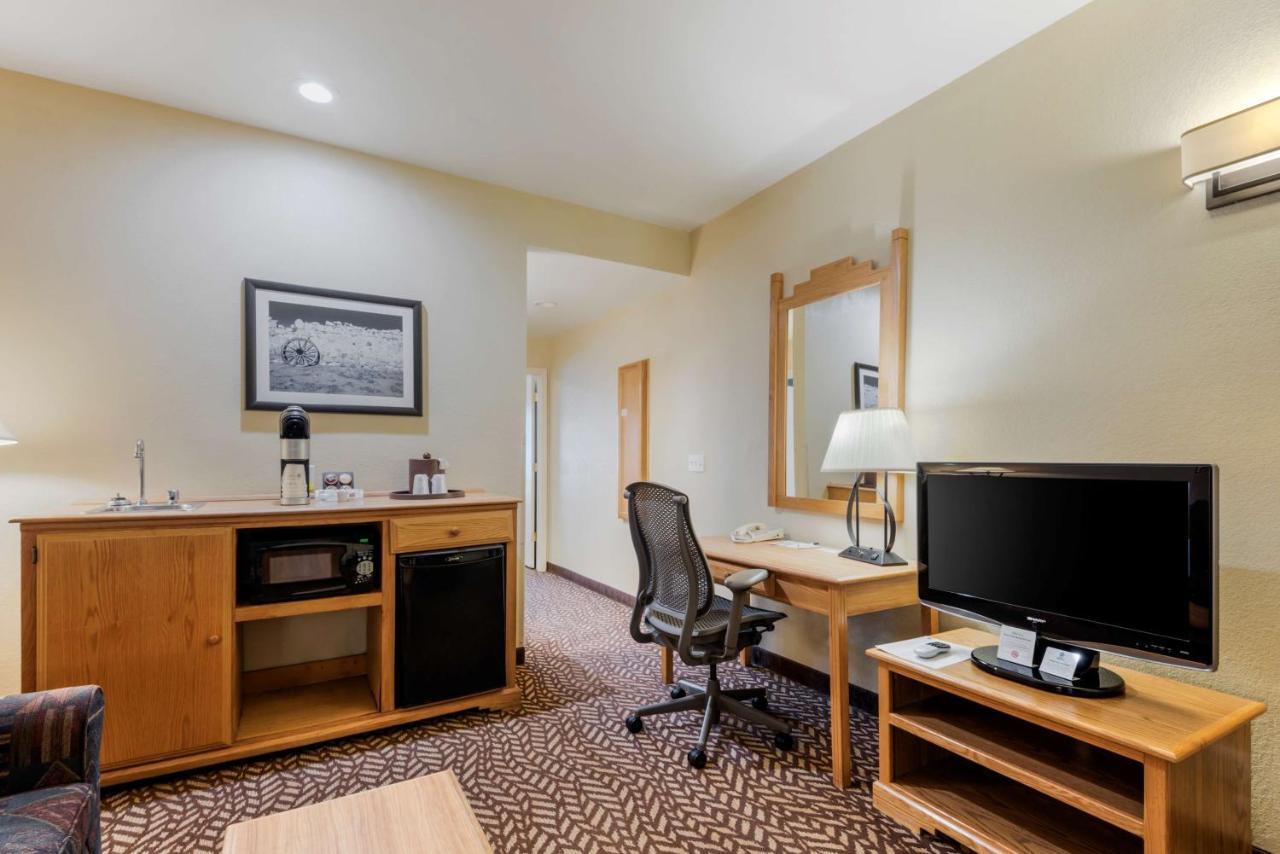 Best Western Turquoise Inn & Suites Кортес Екстериор снимка
