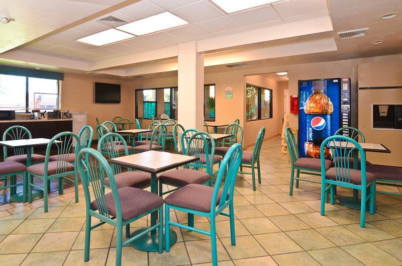 Best Western Turquoise Inn & Suites Кортес Ресторант снимка